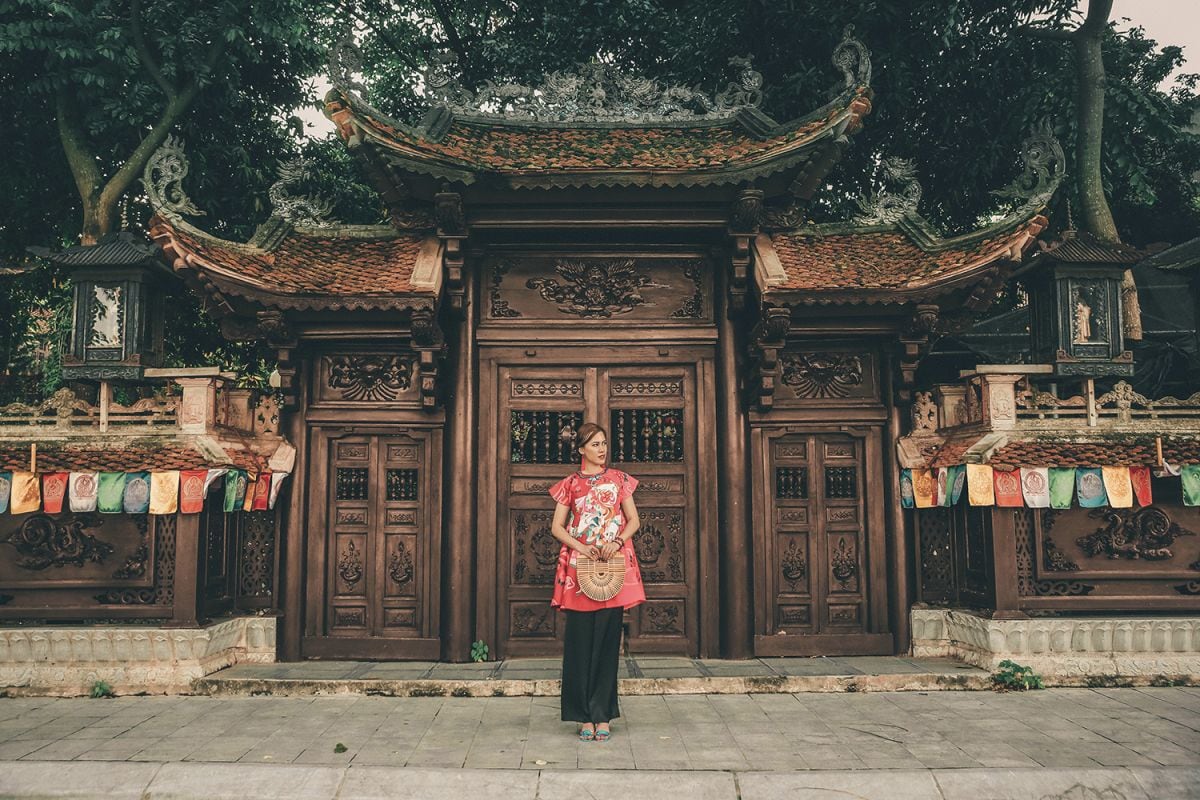 Chùa Vạn Niên là điểm đến tâm linh lý tưởng dành cho du khách gần xa 